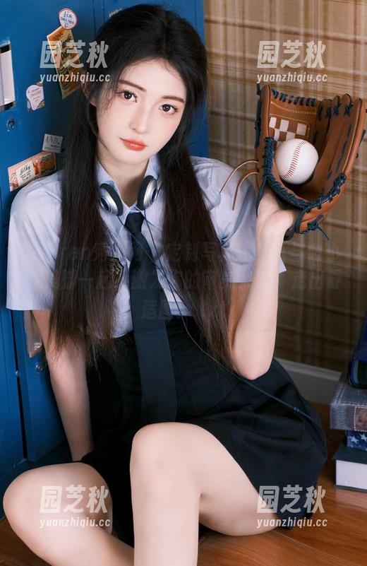 Xiuren秀人网 - 定制写真盛典：与谢小蒽美脚一起，激发你的审美灵感，走出舒适圈！.txt