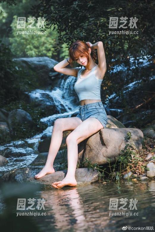 Xiuren秀人网 - 陈梵妮Fanny高清网袜写真资源，感受她优雅气质与时尚感的完美结合！.txt