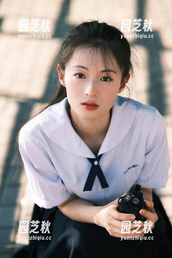 Xiuren秀人网 - 用心记录，雨儿酱eve的独特套装写真让你心动不已.txt