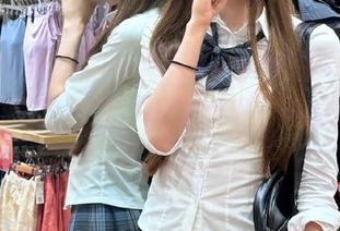 YouMi尤蜜荟 – 深入Egg_尤妮丝Egg学妹的写真合集，探寻她不一样的故事与风格.txt