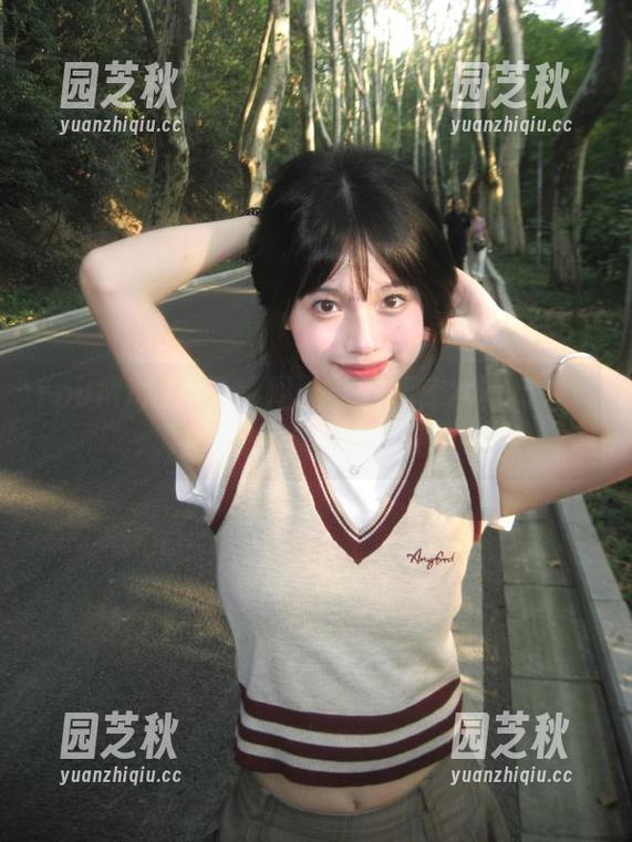 YouMi尤蜜荟 - 周于希的死库水写真之美：寻找高质量原图资源.txt