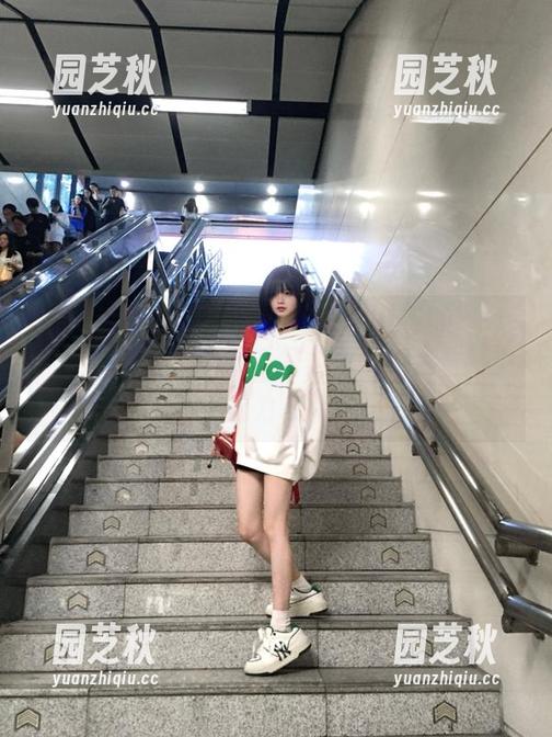 YouMi尤蜜荟 - 观看小海臀Rean的清纯写真，感受她与众不同的自然魅力与青春活力.txt