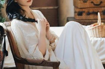YouMi尤蜜荟 – 探索无圣光之美，是小逗逗吊带写真图片展现了青春的无限魅力.txt