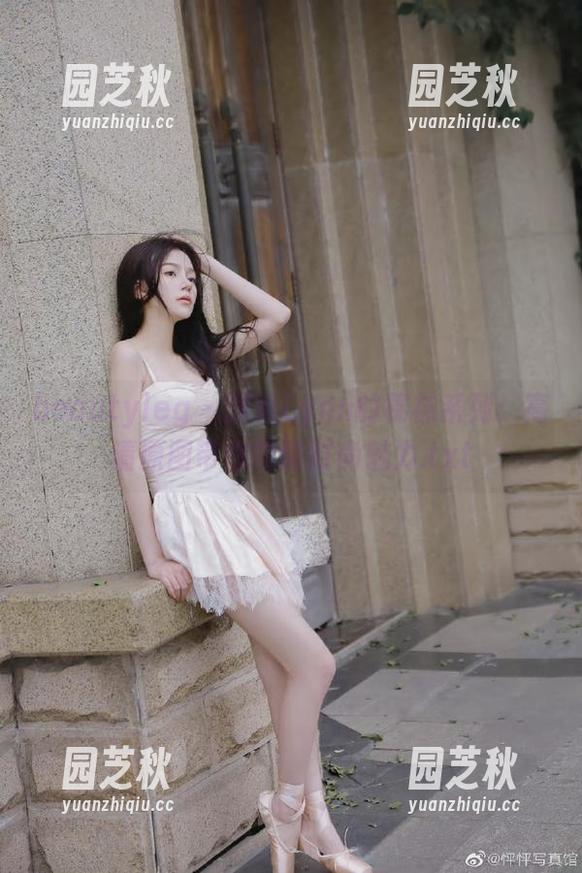 beautyleg - 探索Lynn的棉袜系列：高清原图带你领略时尚魅力.txt