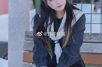 nyako喵子大魔王的无圣光睡衣写真合集，尽情享受那份私密优雅的气息。.txt