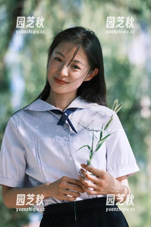 与wuyo(우요)一起分享ArtGraviaVol众多套图，感受每一刻的独特魅力！.txt