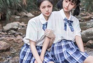 “yui金鱼”牛仔裤COS精美合集，展现清新时尚与率真个性的完美结合！.txt