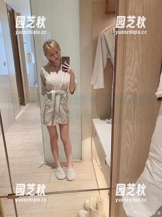 探索一小央泽兔女郎传奇，独家写真图册让你心动不已.txt