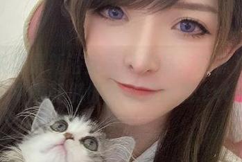一小央泽最新浴室写真作品：在蒸汽弥漫中感受那份静谧的优雅.txt