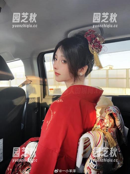 一小央泽海边风情：必收藏的写真集资源，记录每一个动人的瞬间.txt