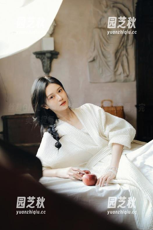 丝慕GIRL - 喵小酱黑白高清写真资源，完美捕捉每一个动人的瞬间！.txt