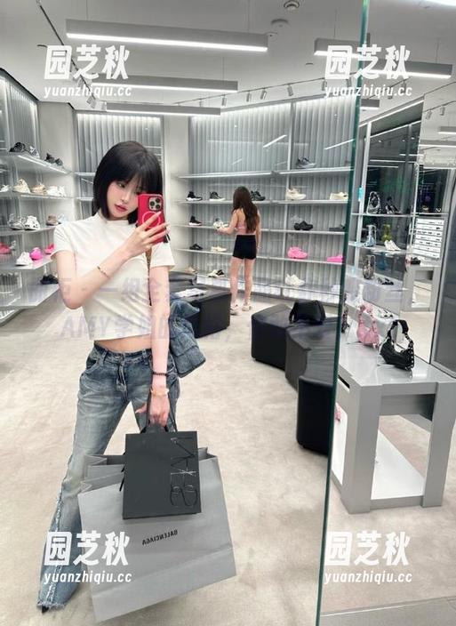丽柜 - 一组全套写真作品让你秒变粉丝，AMY学姐的风格，你敢不爱？.txt