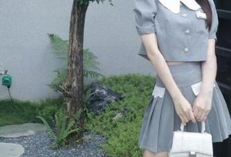 丽柜 – 让人无法抗拒的xilly毛衣套图，资源丰富到你想不到！.txt