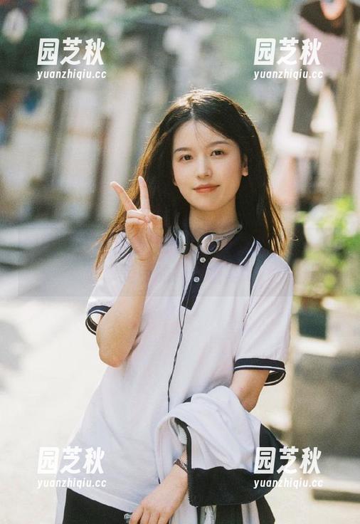 丽柜 - 探索佳怡双人写真集的魅力，一起分享美丽的视觉盛宴.txt