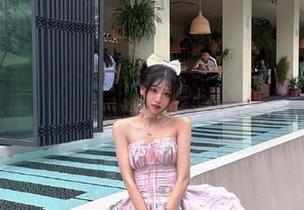 丽柜 – 追寻凉儿的私房蕾丝写真：展现女性之美的另类视角.txt