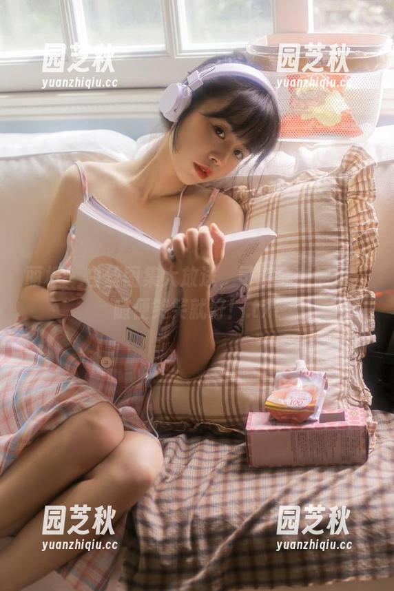 丽柜 - 白丝图集大放送，司琪全套展示，随便笑笑就好！.txt