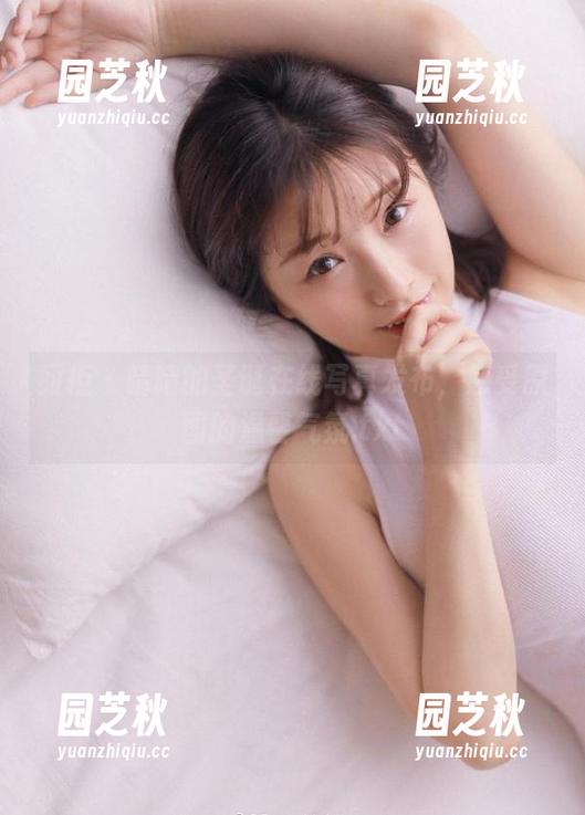 丽柜 - 晴晴的圣诞在线写真发布，感受原图的温馨气氛.txt