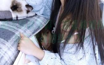 丽柜 – 甜甜网袜写真：观看她如何诠释性感与优雅的结合.txt