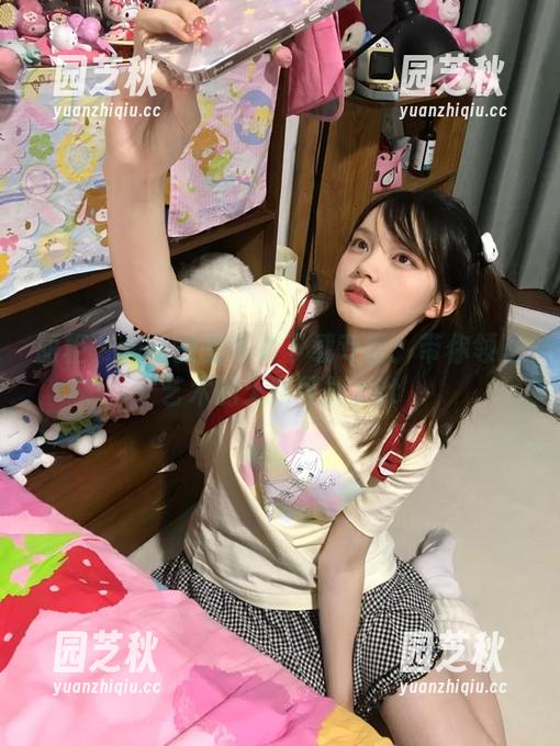 丽柜 - 白云教室写真下载专区：带你领略艺术的无限可能.txt