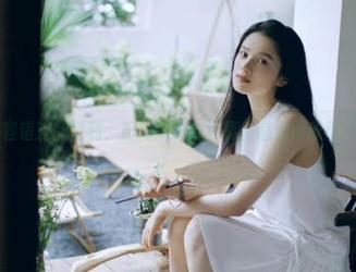 丽柜 – 不容错过的福利，阳阳的妹妹写真作品值得收藏与欣赏.txt