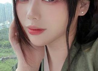 悠然自得的九言从不咕咕浴室写真：原图记录每一个动人瞬间.txt