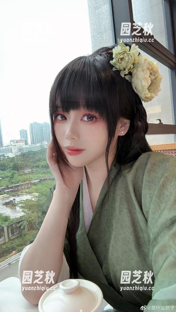 悠然自得的九言从不咕咕浴室写真：原图记录每一个动人瞬间.txt