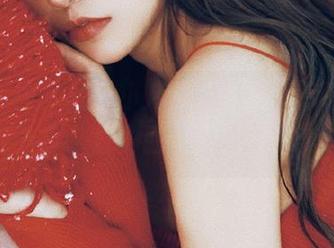克拉女神 – 跟随小芹的步伐，畅享美脚写真分享，魅力四溢的瞬间！.txt
