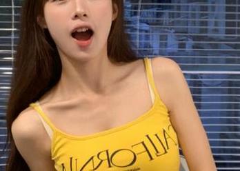 克拉女神 – 静谧之美：忆之办公室的无圣光美图记录了她的真实内心世界.txt