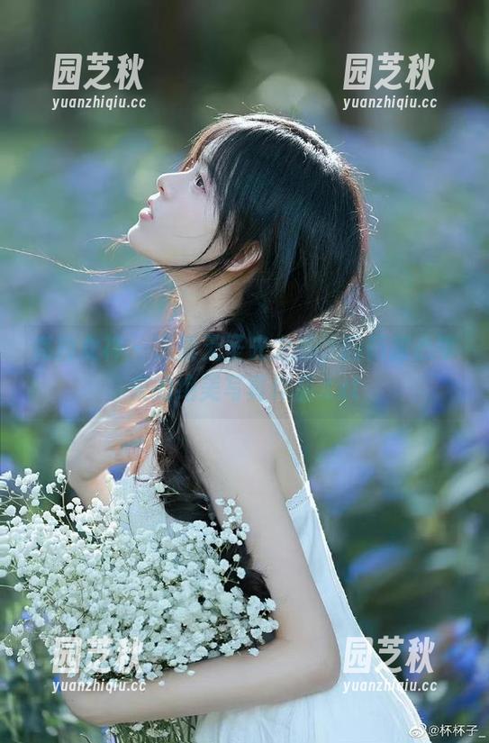 克拉女神 - 探索无圣光之美，薇薇甜心带来的绝美写真作品.txt