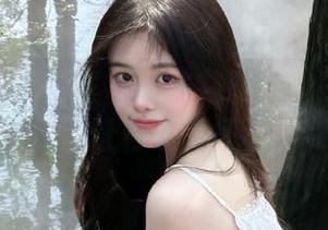 不可思议的师匠和艾米莉亚：兔玩映画免费原图让你乐开怀！.txt