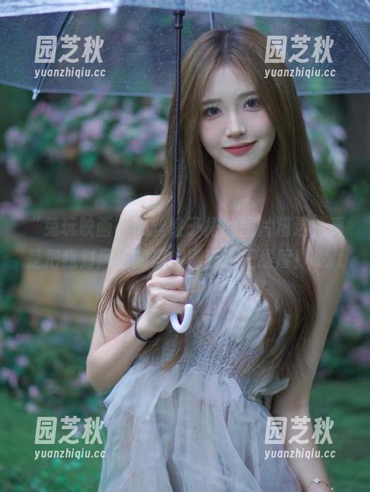 “兔玩映画”黑丝格子裙的图片精选，真是把我对风格的理解刷新了三维度！.txt