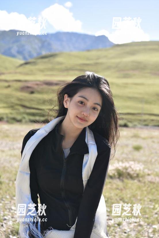 在兔玩映画黑白女仆合集里，发现不一样的自己与妩媚。.txt