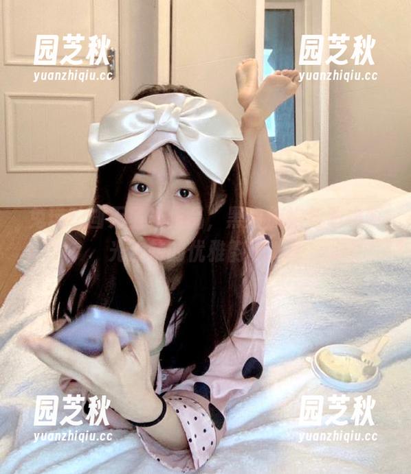 兔玩映画无圣光作品，黑白旗袍勾勒出时光流转的优雅韵味.txt