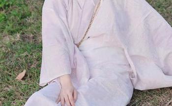她是冲田凛花rinka，绫波芭蕾旗袍高清写真分享，来感受她的美丽！.txt