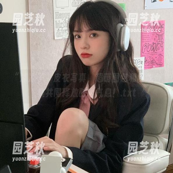 “凉凉子”皮衣写真，超萌图包和创意合集共同释放时尚气息！.txt