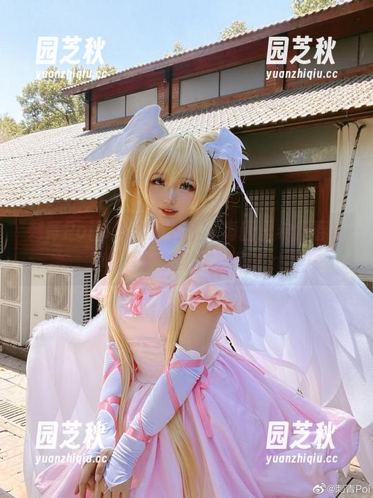 刺青Poi带来全新视角，海因里希新春写真原图中的细腻瞬间.txt