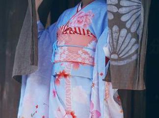 半半子女友写真图库发布：精彩分享让你一见倾心.txt