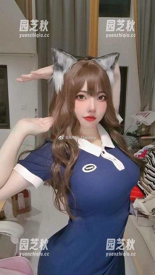 解锁温暖与风格，啊日日_Ganlory的棉袜写真图集与你分享心动瞬间.txt