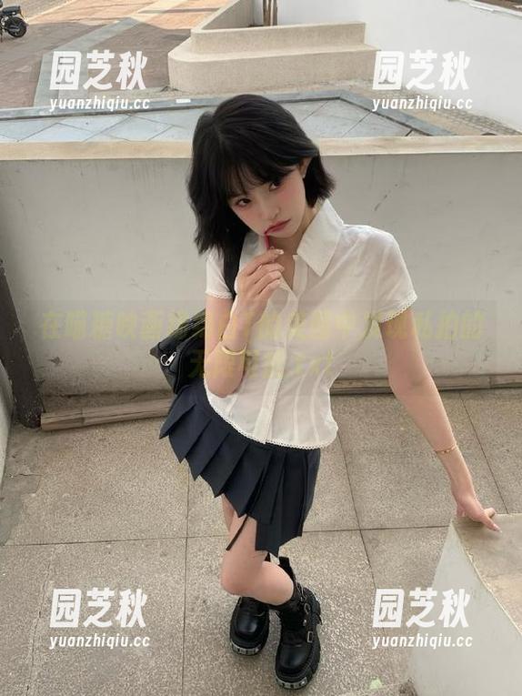 在喵糖映画绵绵白T的美图中发现私拍的无限可能.txt