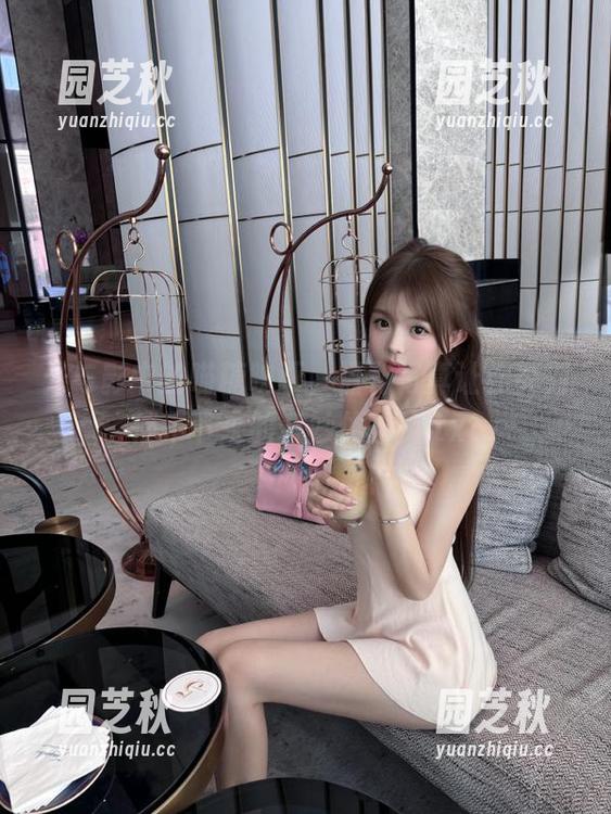 光与影中的喵糖映画，福利写真让你笑到停不下来的奇妙体验！.txt