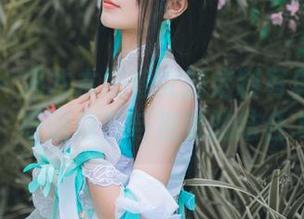 嗲囡囡 – 冯木木与修女的定制写真艺术之旅，感悟信仰与视觉的结合.txt