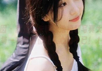 嗲囡囡 – 就是阿朱啊泳池福利写真大公开：每一帧作品都让人心动不已！.txt