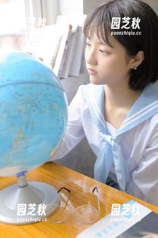 嗲囡囡 - 免费获取方绮言Ayaka比基尼写真资源，解锁无限美丽！.txt
