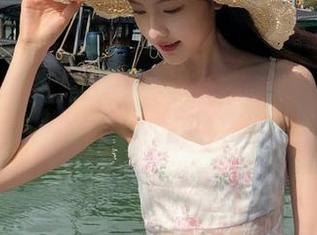 嗲囡囡 – 施忆佳KITTY定制女孩写真，极致细腻图片展现个性魅力.txt