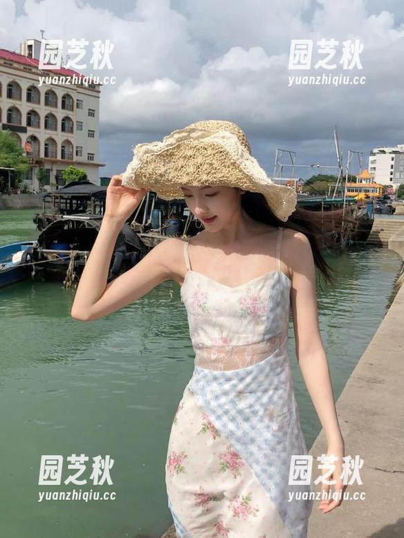 嗲囡囡 - 施忆佳KITTY定制女孩写真，极致细腻图片展现个性魅力.txt