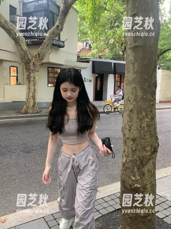 嗲囡囡 - 最新图库闪耀登场：王婉悠Queen职业装写真让你惊艳不已.txt