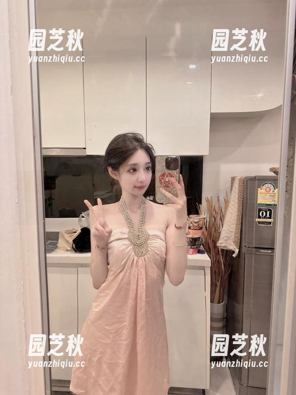 嗲囡囡 - 不同视角的双马尾：陈媚儿最新写真图集与原图一同欣赏.txt