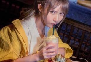 在下萝莉控ii定制写真：揭秘魔王路易九世背后的故事与风采.txt