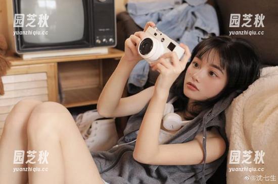 头条女神 - 月音瞳学妹精彩高清图包，记录下每一份青春与美丽的瞬间.txt