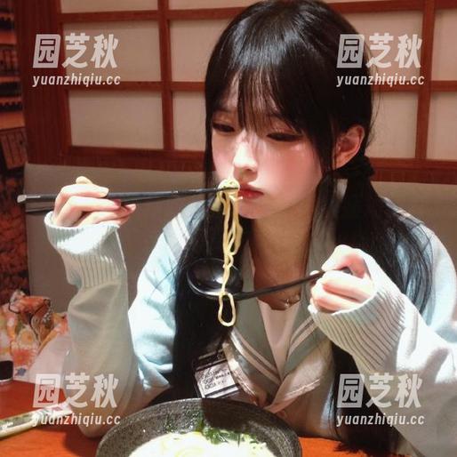 头条女神 - 精致生活分享：李媛媛短裙套图，完美演绎时尚风尚.txt
